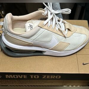 Women Nike Air Max Pre-day